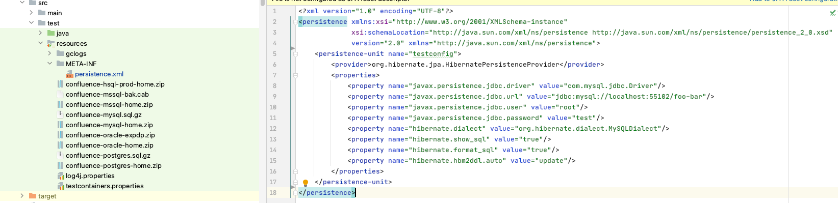 Screenshot showing IDE with persistence.xml selected